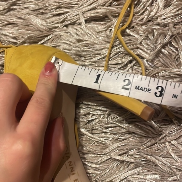 GIANNI Bini Yellow Heels sz‎ 7.5 - Picture 10 of 11